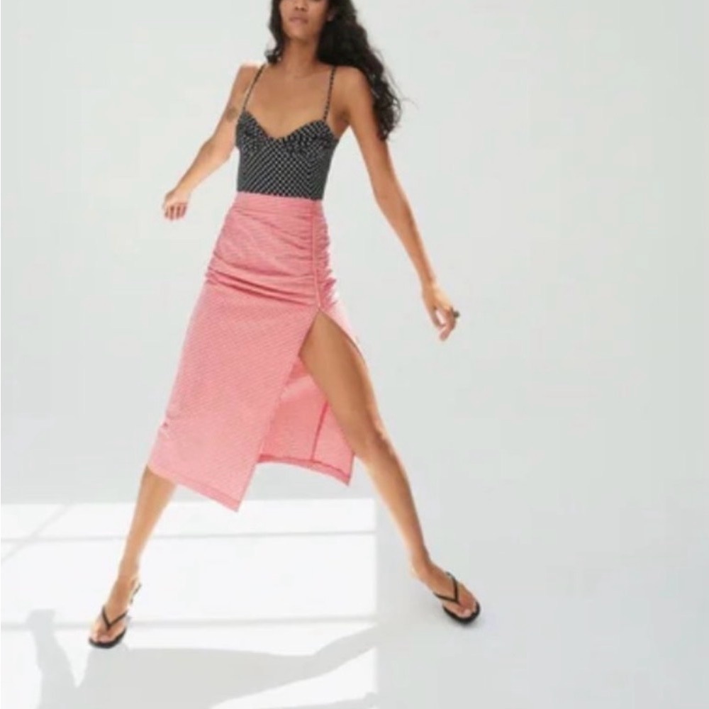 Zara Red & White Gingham Ruched Side-Slit Midi Skirt - Picture 3 of 7